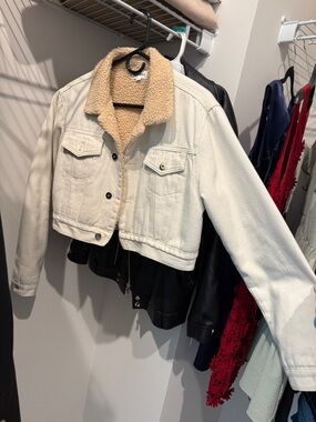 SuperdowbCream Sherpa-Lined Cropped Jacket